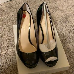 Jessica Simpson pumps